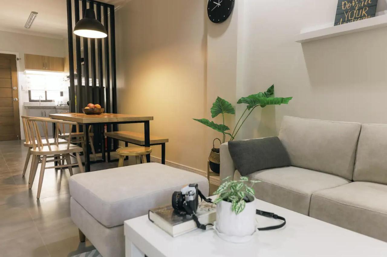 Two Bedroom Residential Home With Own Parking Angeles Esterno foto