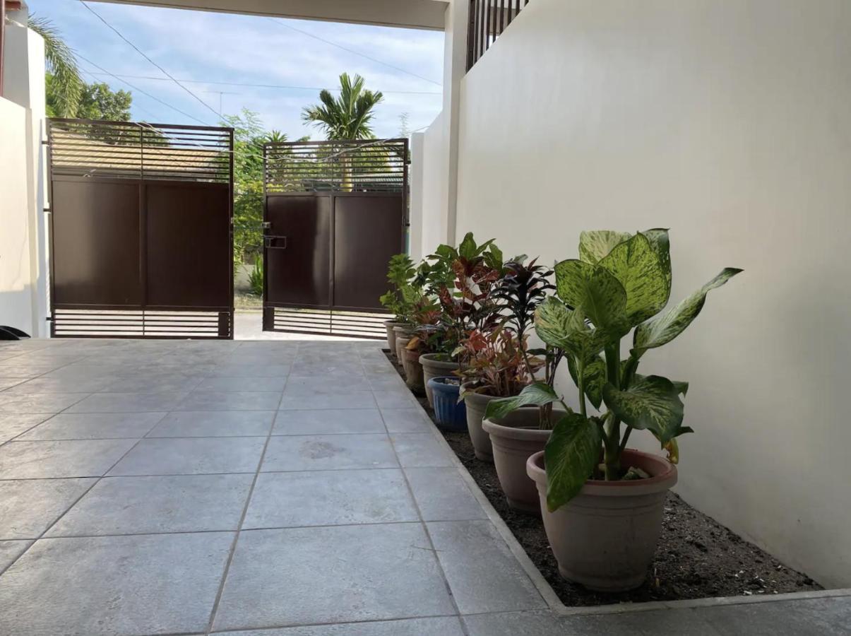 Two Bedroom Residential Home With Own Parking Angeles Esterno foto