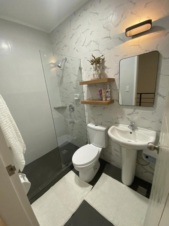 Two Bedroom Residential Home With Own Parking Angeles Esterno foto